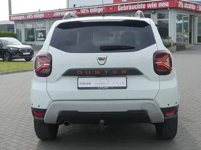 Gebraucht Dacia Duster 131 PS (96 kW) 2022 Arktisweiss SUV