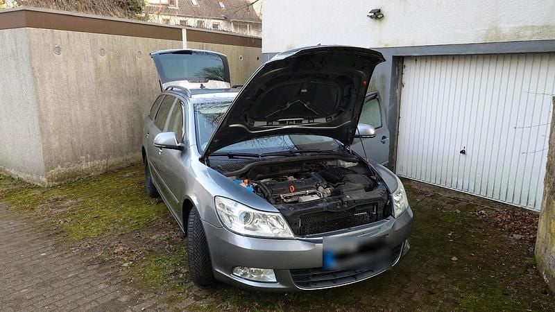 Gebraucht Skoda Octavia 122 PS (89 kW) 2012 Silber Kombi