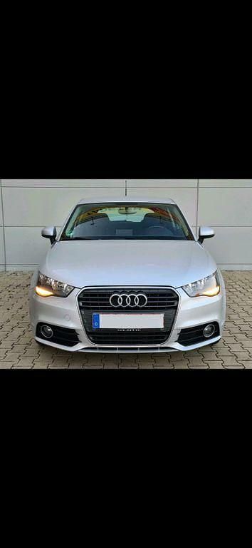 Gebraucht Audi A1 Attraction 105 PS (77 kW) 2010 Silber Kleinwagen