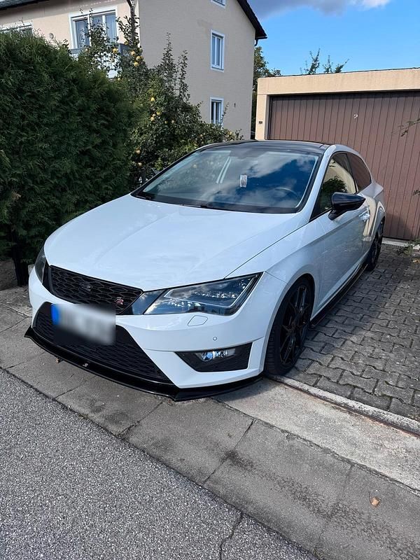 Weiß Gebraucht 2016 Seat Leon FR Coupé | 9.900 € (Fairer Preis) - Bild 1/4