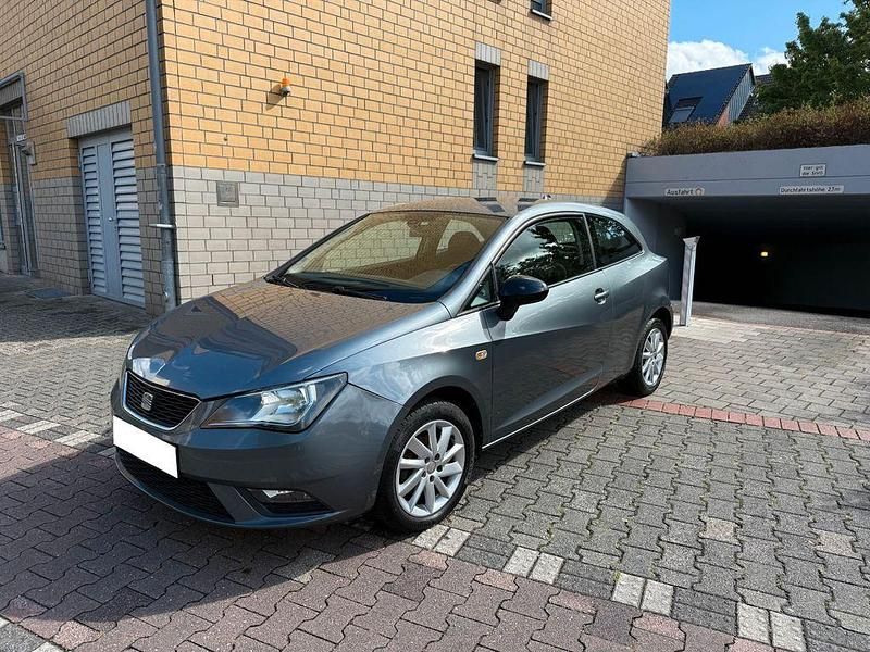 Grau Gebraucht 2012 Seat Ibiza SC Reference Kleinwagen | 1.950 € (Guter Preis) - Bild 1/4