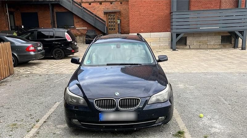 Blau Gebraucht 2007 BMW 530 Kombi | 4.000 € (Fairer Preis) - Bild 1/4