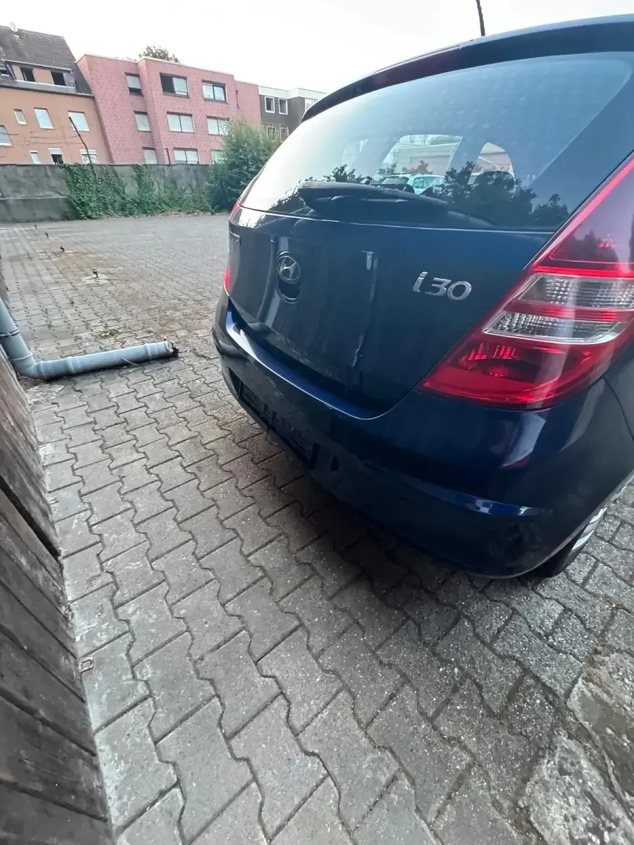 Gebraucht Hyundai i30 122 PS (89 kW) 2009 Blau Kleinwagen