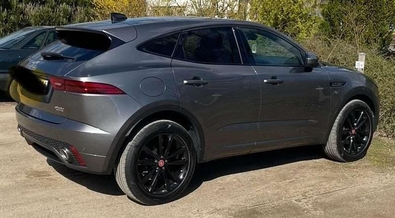 Grau Gebraucht 2020 Jaguar E-Pace Chequered Flag SUV | 24.999 € (Superpreis) - Bild 1/2