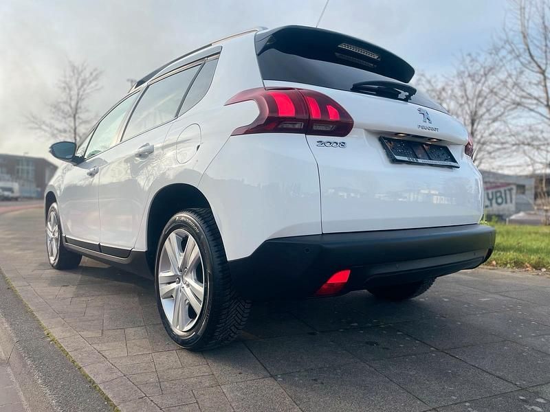 Gebraucht Peugeot 2008 Style 81 PS (59 kW) 2018 Weiß SUV