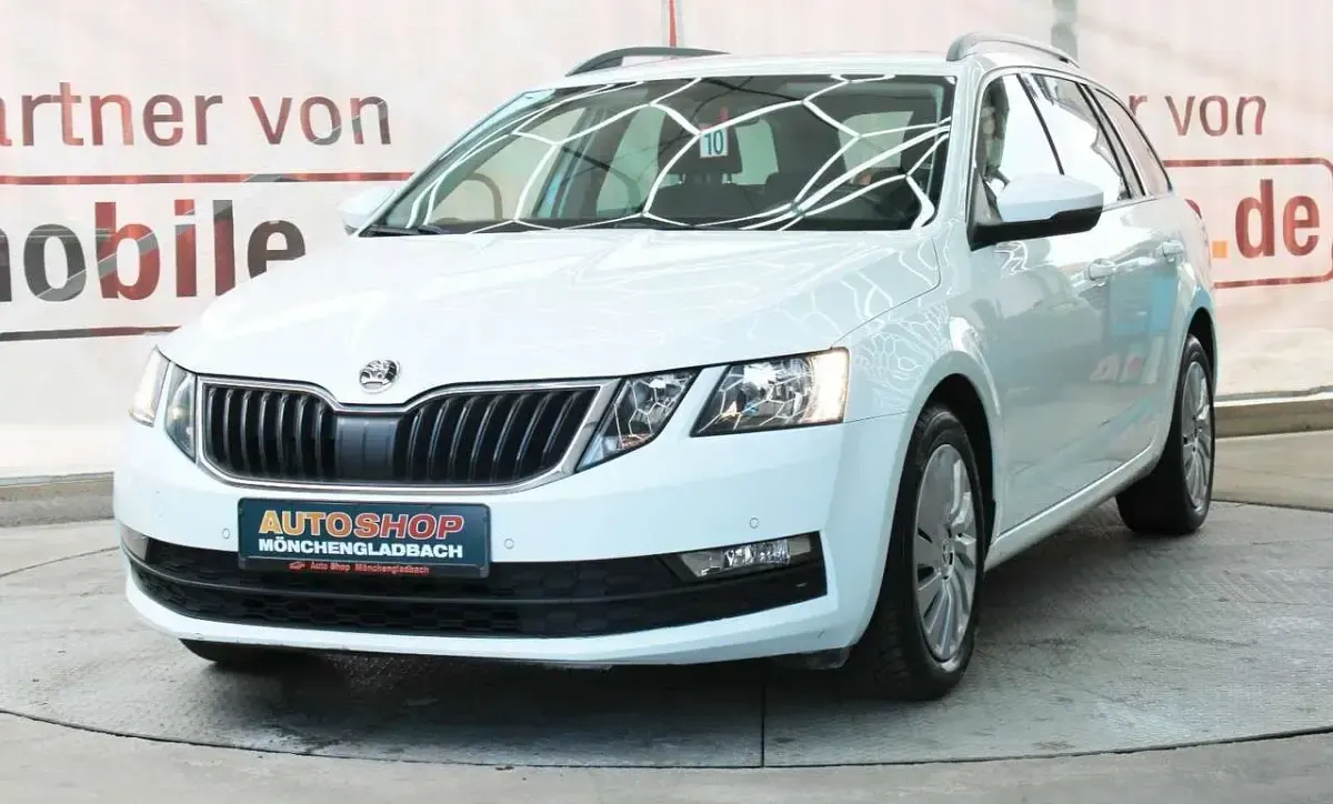 Gebraucht Skoda Octavia 150 PS (110 kW) 2017 Bila laser/laser white Kombi