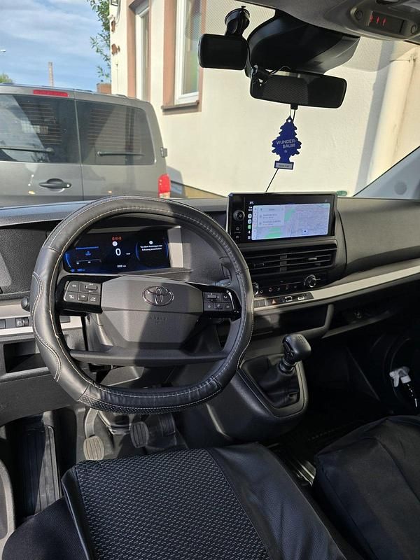 Weiß Gebraucht 2025 Toyota Proace Van / Kleinbus | 36.500 € - Bild 1/4