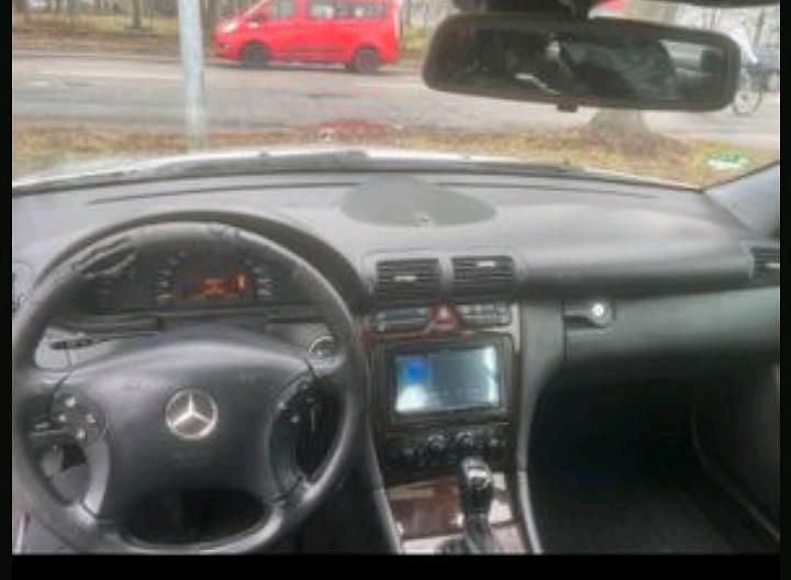 Gebraucht Mercedes C220 143 PS (105 kW) 2003 Silber Limousine