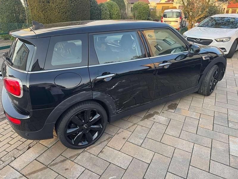 Gebraucht Mini One Clubman 102 PS (75 kW) 2016 Midnight black metallic Kombi