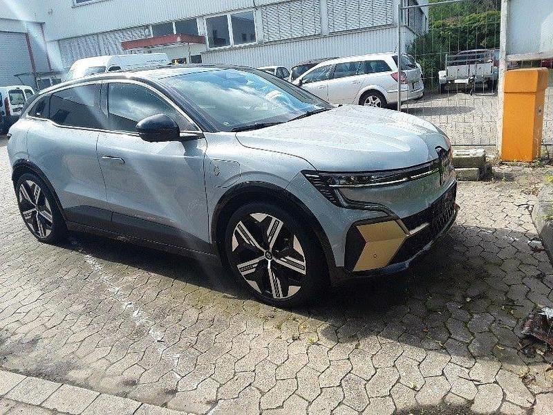 Occasion Renault Megane E-Tech Iconic 161 kW (220 ch) 2022 Vert Berline