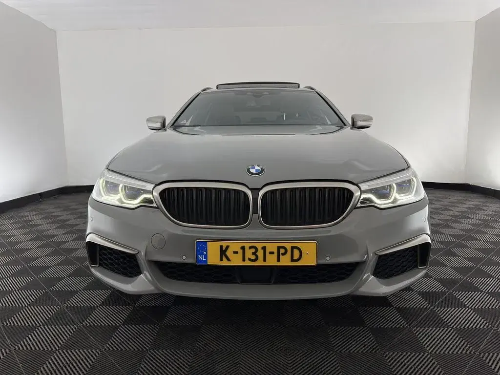 Gebraucht BMW M550 Executive 400 PS (294 kW) 2020 Grau Limousine