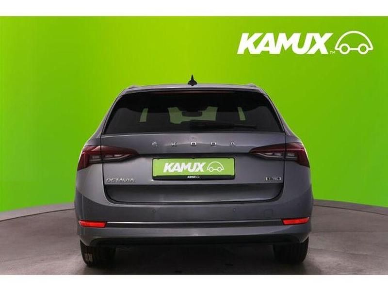 Gebraucht Skoda Octavia Style 150 PS (110 kW) 2022 Silber / grau Kombi