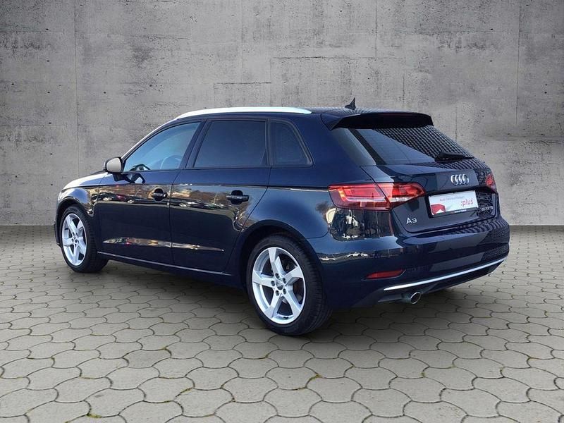 Gebraucht Audi A3 Design 116 PS (85 kW) 2018 Blau Limousine