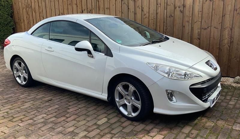Gebraucht Peugeot 308 CC Premium 156 PS (114 kW) 2010 Weiß Cabrio