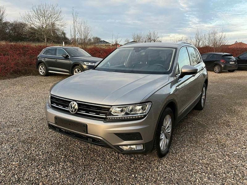 Silber Gebraucht 2016 VW Tiguan Highline SUV | 17.500 € (Guter Preis) - Bild 1/4