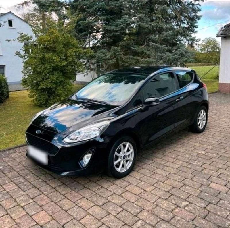 Gebraucht Ford Fiesta Trend 95 PS (69 kW) 2017 Schwarz Limousine