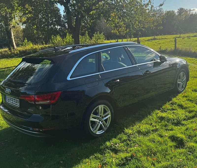 Gebraucht Audi A4 Sport 218 PS (160 kW) 2017 Schwarz Kombi