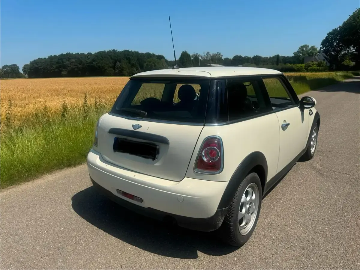 Gebraucht Mini Cooper Coupé 75 PS (55 kW) 2013 Weiß Coupé