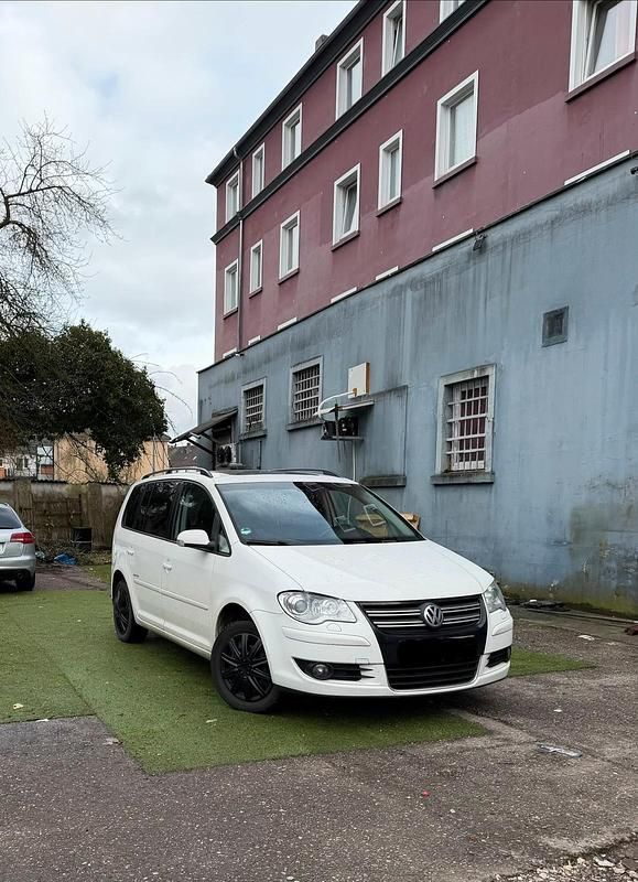 Gebraucht VW Touran 140 PS (102 kW) 2009 Weiß Van / Kleinbus