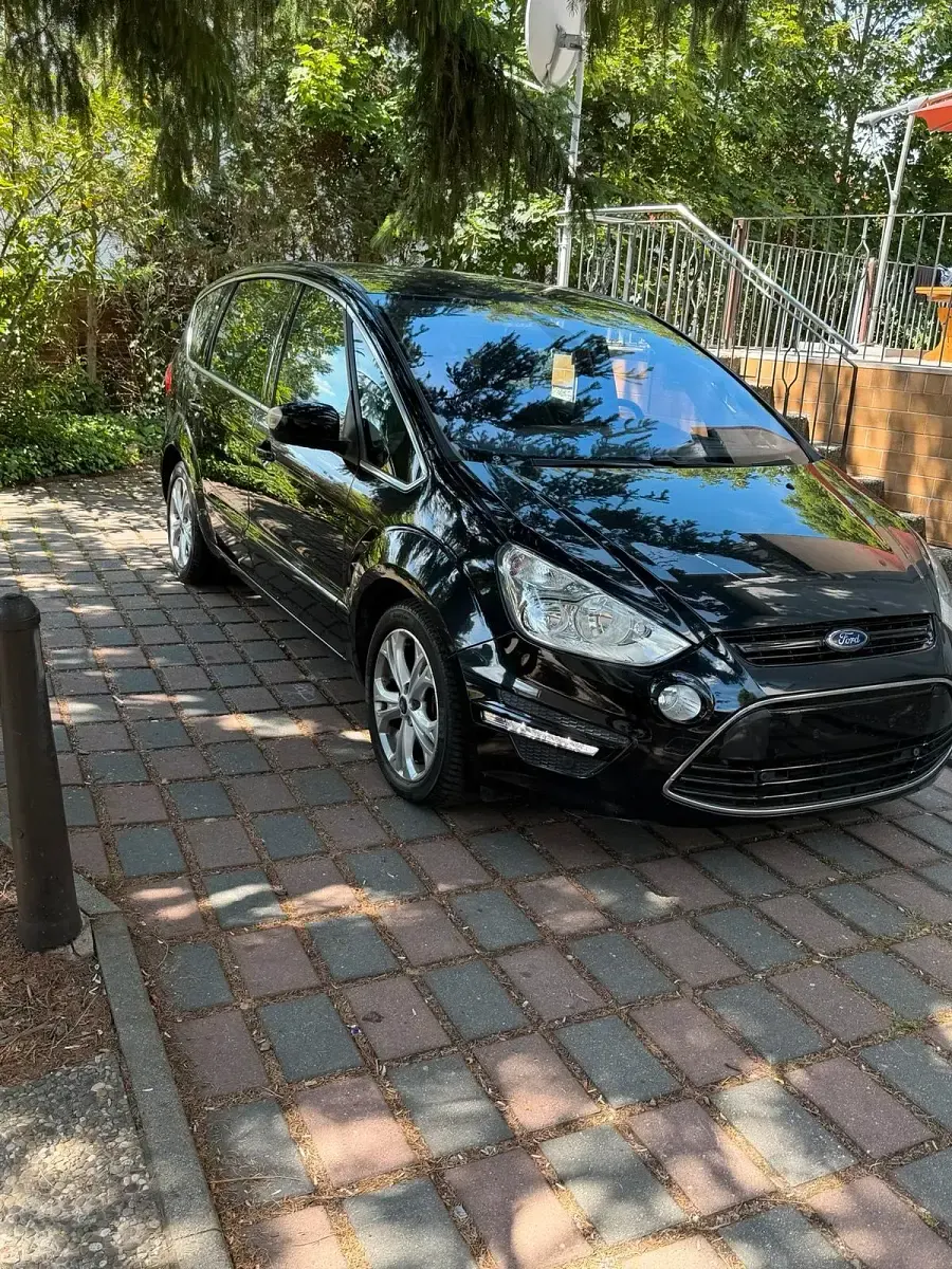 Gebraucht Ford S-MAX S 140 PS (102 kW) 2013 Schwarz Van / Kleinbus