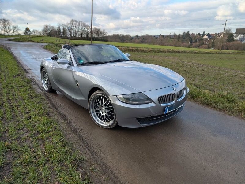 Grau Gebraucht 2006 BMW Z4 Advantage Cabrio | 11.500 € (Fairer Preis) - Bild 1/4