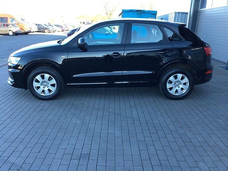 Gebraucht Audi Q3 Basis 150 PS (110 kW) 2017 Schwarz SUV