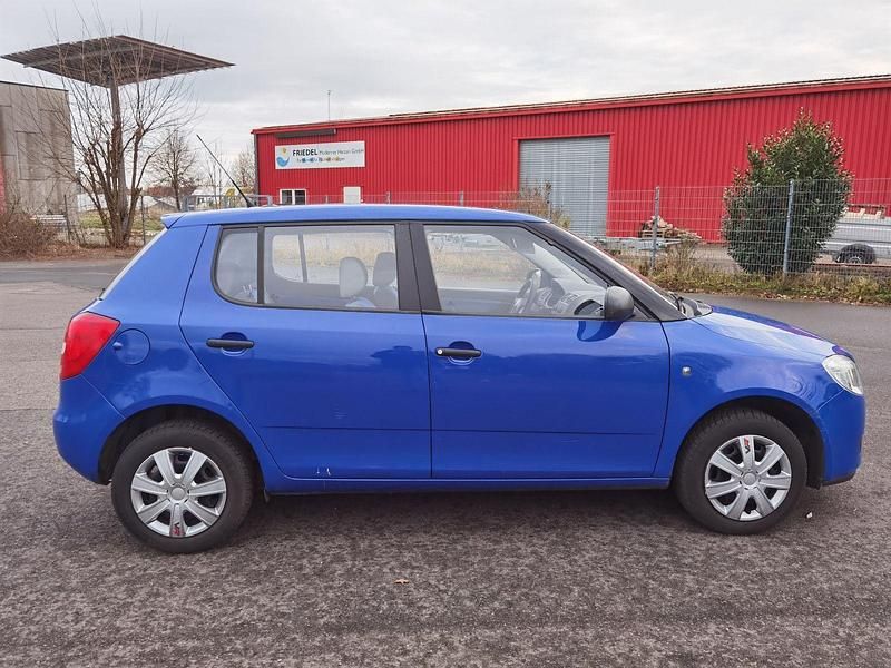 Gebraucht Skoda Fabia 60 PS (44 kW) 2009 Blau Limousine