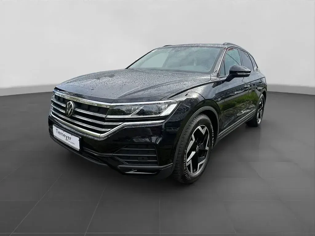 Gebraucht VW Touareg Basis 231 PS (169 kW) 2024 Grenadillschwarz metallic SUV
