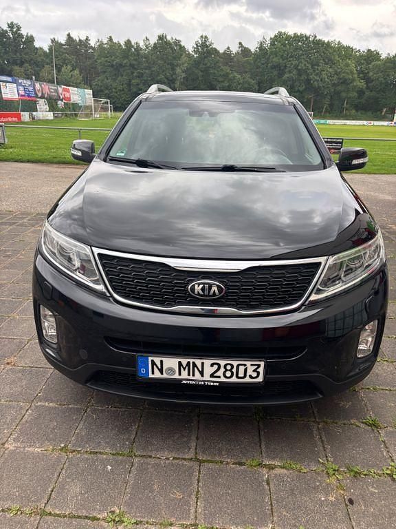 Schwarz Gebraucht 2012 Kia Sorento Spirit SUV | 10.800 € (Etwas zu teuer) - Bild 1/4