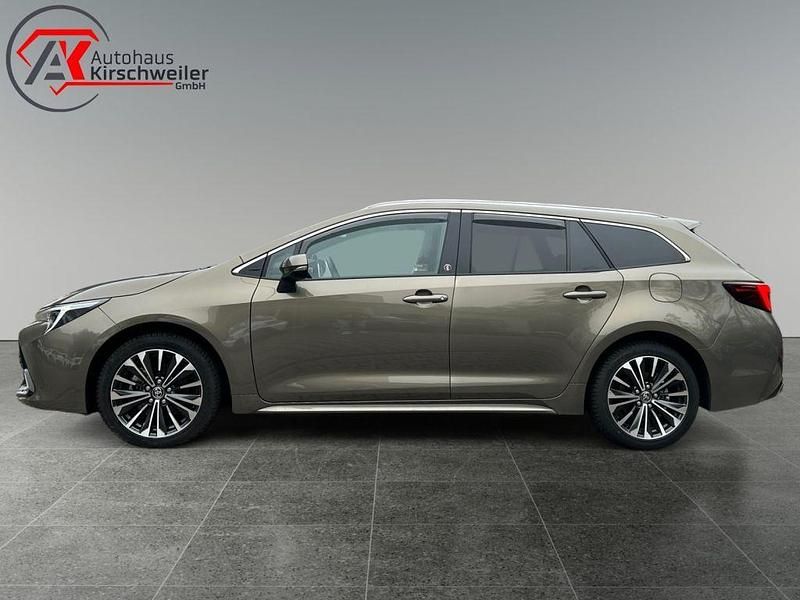 Gebraucht Toyota Corolla Team 196 PS (144 kW) 2023 Oxide bronze metallic Kombi