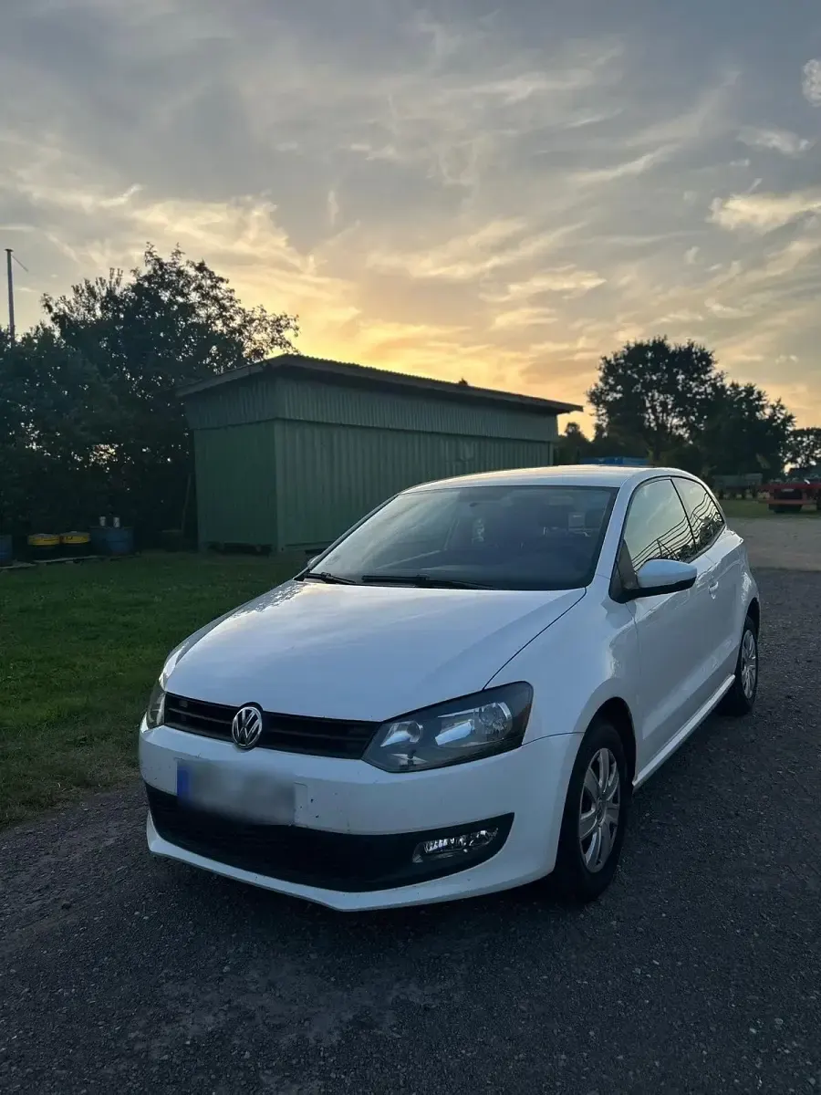 Gebraucht VW Polo 75 PS (55 kW) 2014 Weiß Kleinwagen