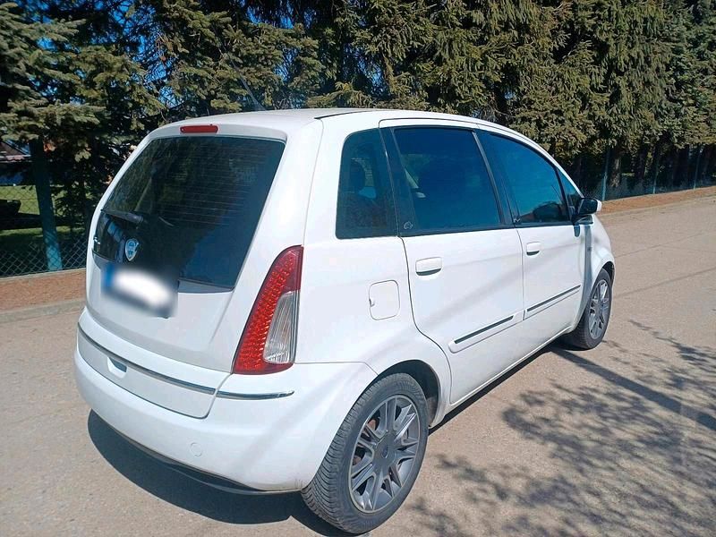 Gebraucht Lancia Musa 95 PS (69 kW) 2008 Weiß Van / Kleinbus