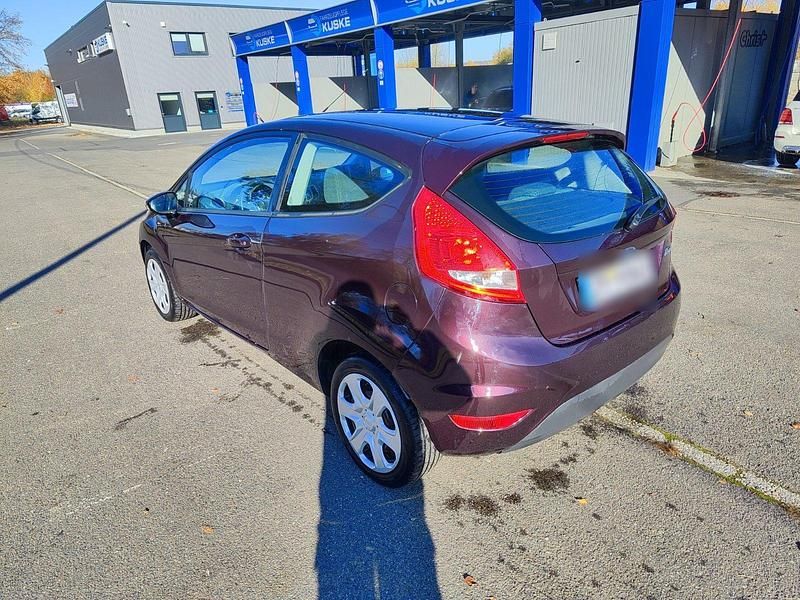 Gebraucht Ford Fiesta 82 PS (60 kW) 2008 Violet Kleinwagen