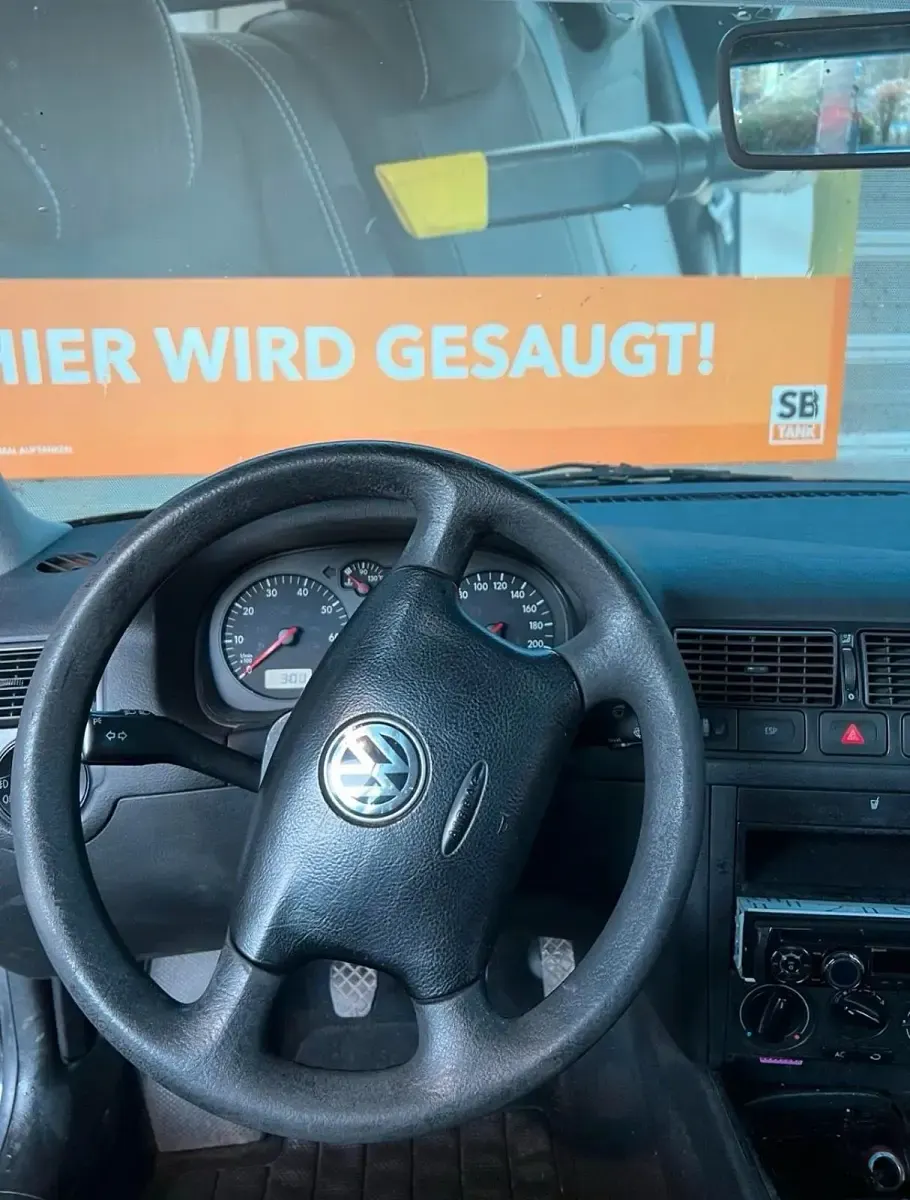 Gebraucht VW Golf IV 75 PS (55 kW) 2000 Schwarz Kleinwagen