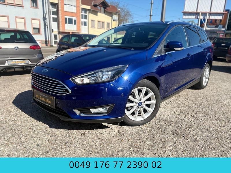 Gebraucht Ford Focus Titanium 125 PS (91 kW) 2016 Blau Kombi