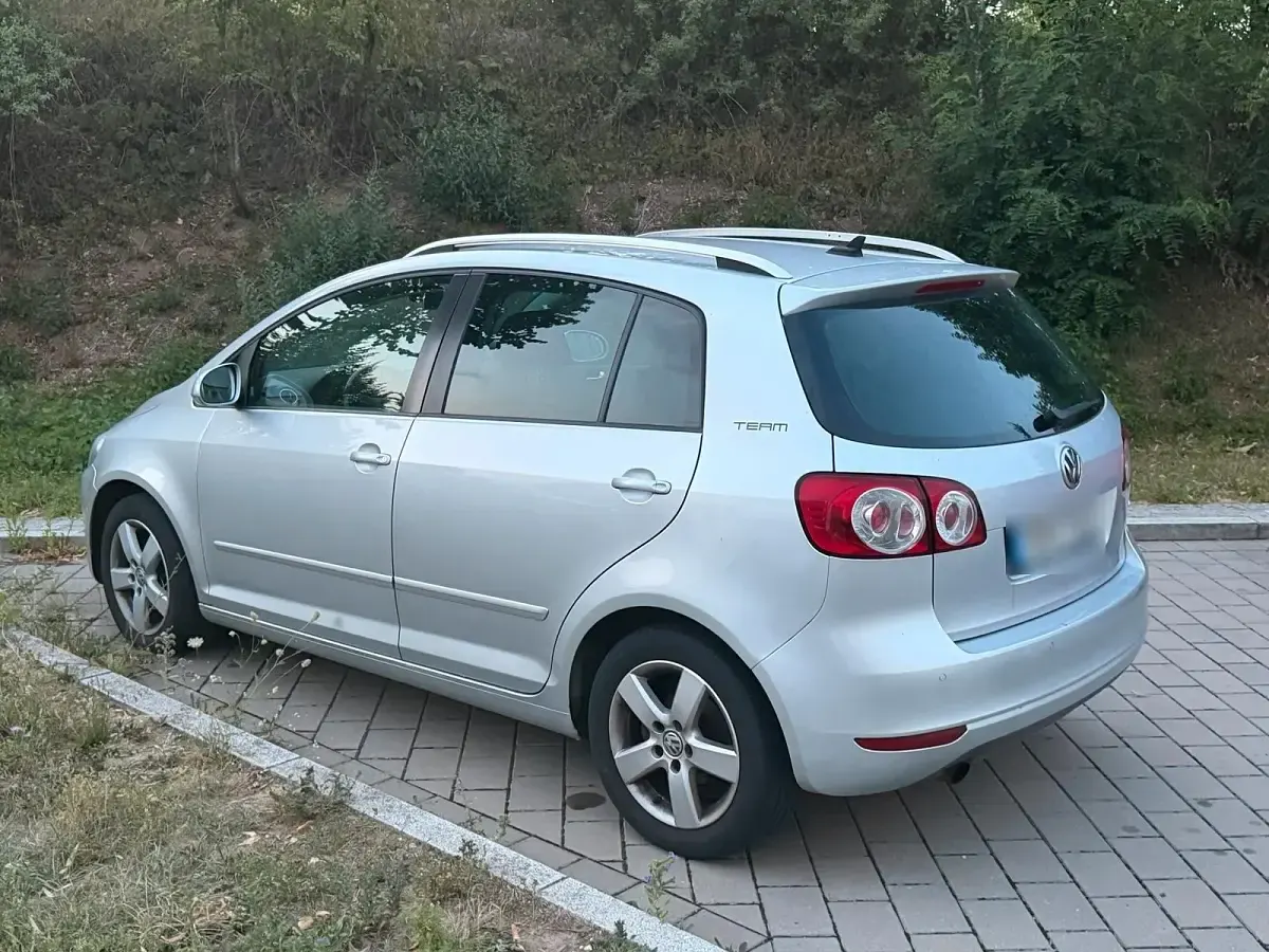 Gebraucht VW Golf Plus Cross Team 140 PS (102 kW) 2011 Silber Limousine