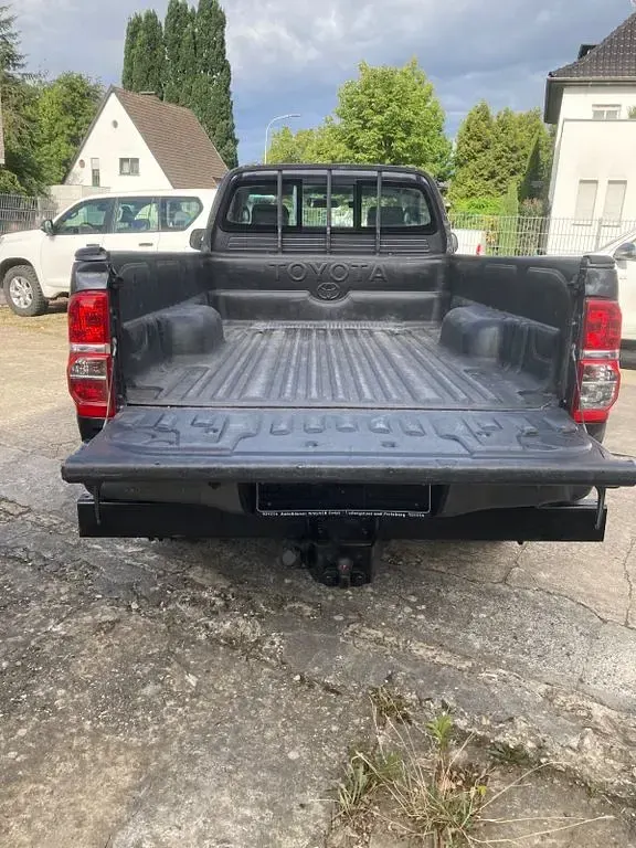 Gebraucht Toyota HiLux 144 PS (105 kW) 2015 Merlingrau Pickup