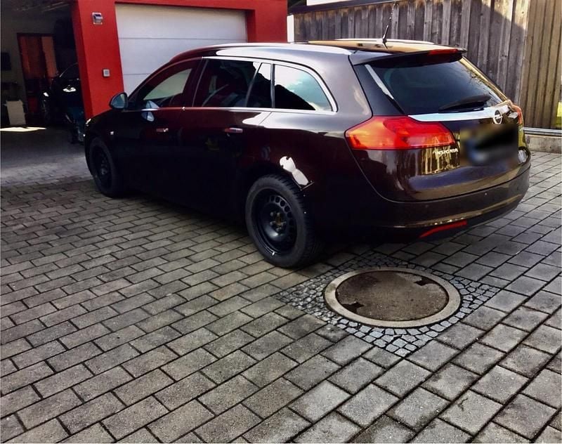 Gebraucht Opel Insignia 131 PS (96 kW) 2011 Braun Kombi