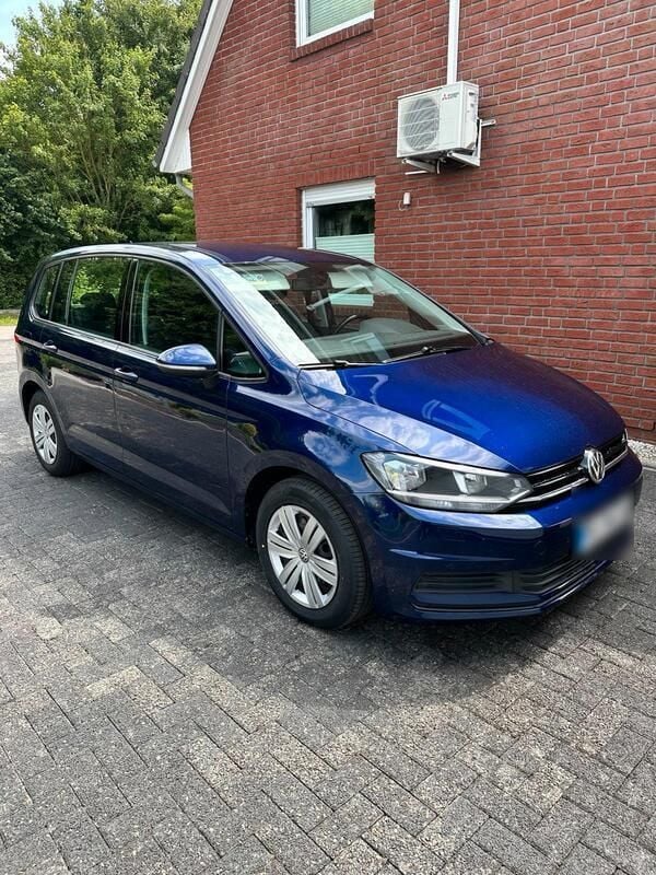 Blau Gebraucht 2017 VW Touran Van / Kleinbus | 12.750 € (Superpreis) - Bild 1/3