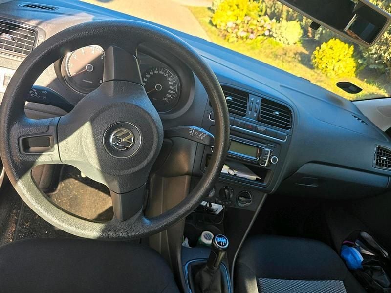 Second-hand VW Polo 60 CP (44 kW) 2010 Argintiu Hatchback