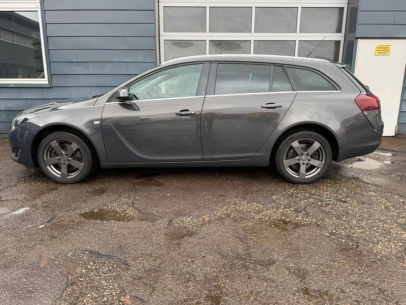 Gebraucht Opel Insignia Edition 163 PS (119 kW) 2013 Grau Kombi