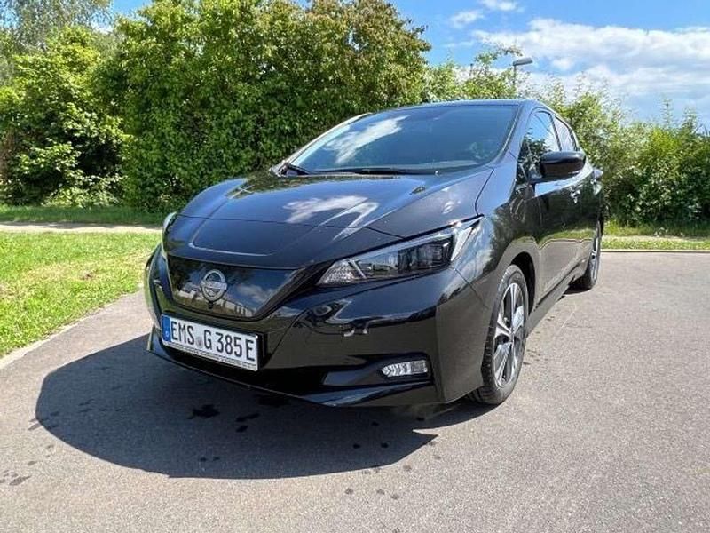 Gebraucht Nissan Leaf Tekna 89 kW (122 PS) 2022 Black (m) (metallic) Kleinwagen