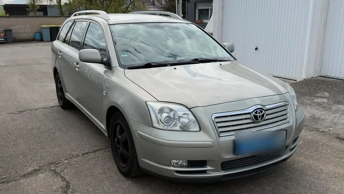 Gebraucht Toyota Avensis 130 PS (95 kW) 2004 Andere farben Kombi