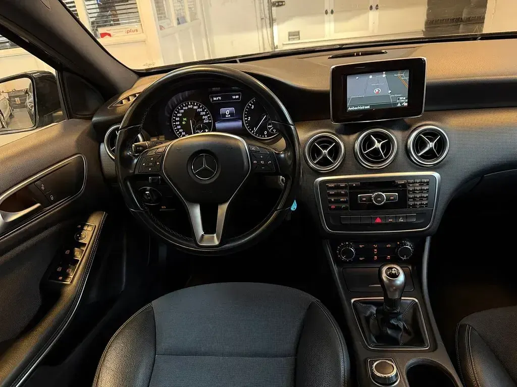 Gebraucht Mercedes A180 Edition 109 PS (80 kW) 2014 Schwarz Limousine