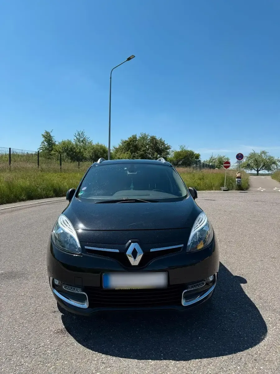 Gebraucht Renault Grand Scénic Bose Edition 132 PS (97 kW) 2015 Schwarz Van / Kleinbus