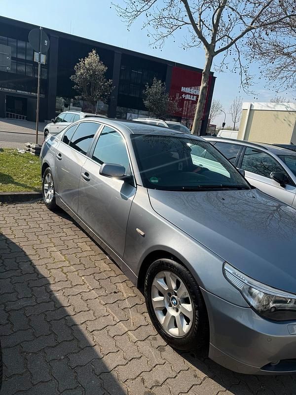Gebraucht BMW 523 177 PS (130 kW) 2005 Silber Limousine