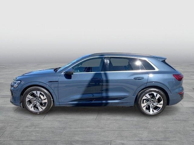 Gebraucht Audi Q8 e-tron Advanced Plus 300 kW (408 PS) 2023 Plasmablau metallic SUV