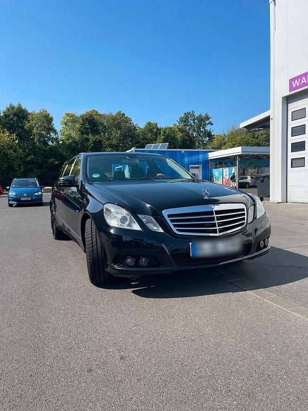 Schwarz Gebraucht 2009 Mercedes E350 Limousine | 11.500 € (Guter Preis) - Bild 1/4