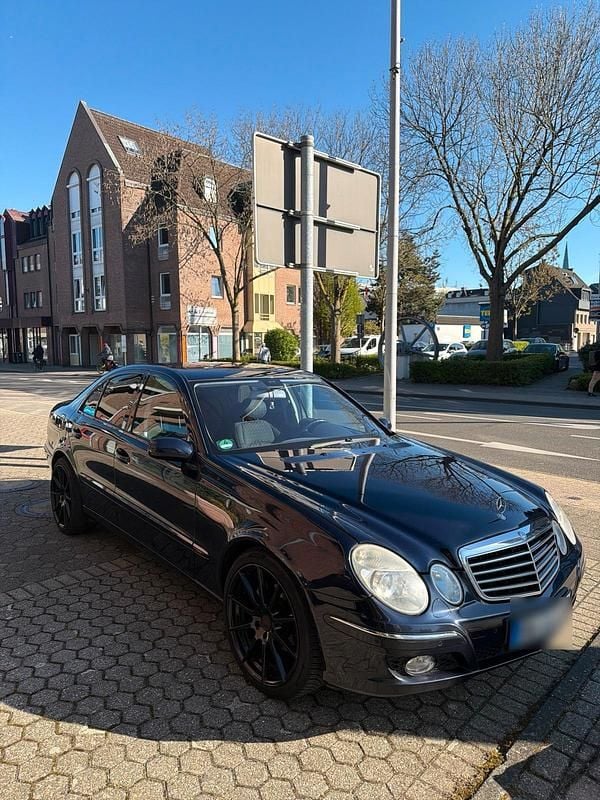 Gebraucht Mercedes E200 163 PS (119 kW) 2005 Blau Limousine