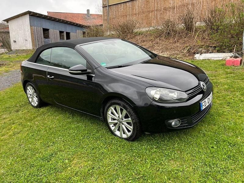 Second-hand VW Golf 105 CP (77 kW) 2011 Negru Cabrio
